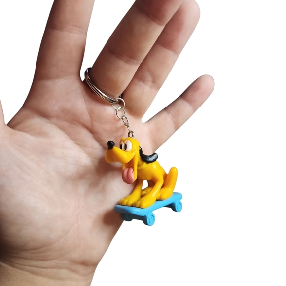 Yellow Dog Keychain with Blue Skateboard - Picture 1 of 2